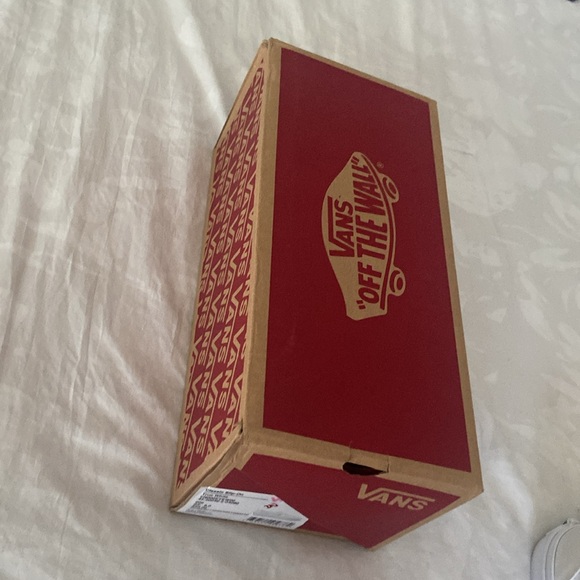 VANS - Picture 4 of 5